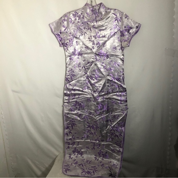 Womens Oriental Dress. Silver And Purple. Size 17” Pit To Pit. Small - Picture 3 of 9